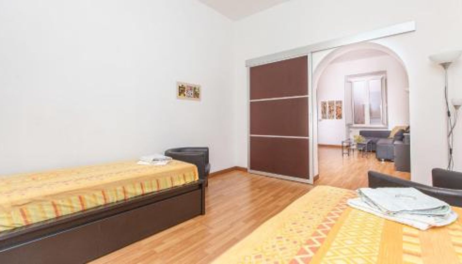 Room - Rental in Rome Santini apartment