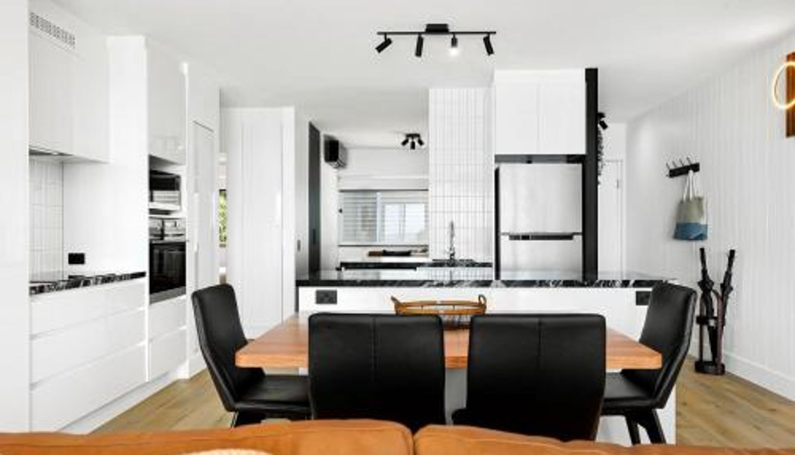 Cuisine - 5 Belmore Tce - Ultimate Beachside Living 9 La Mer