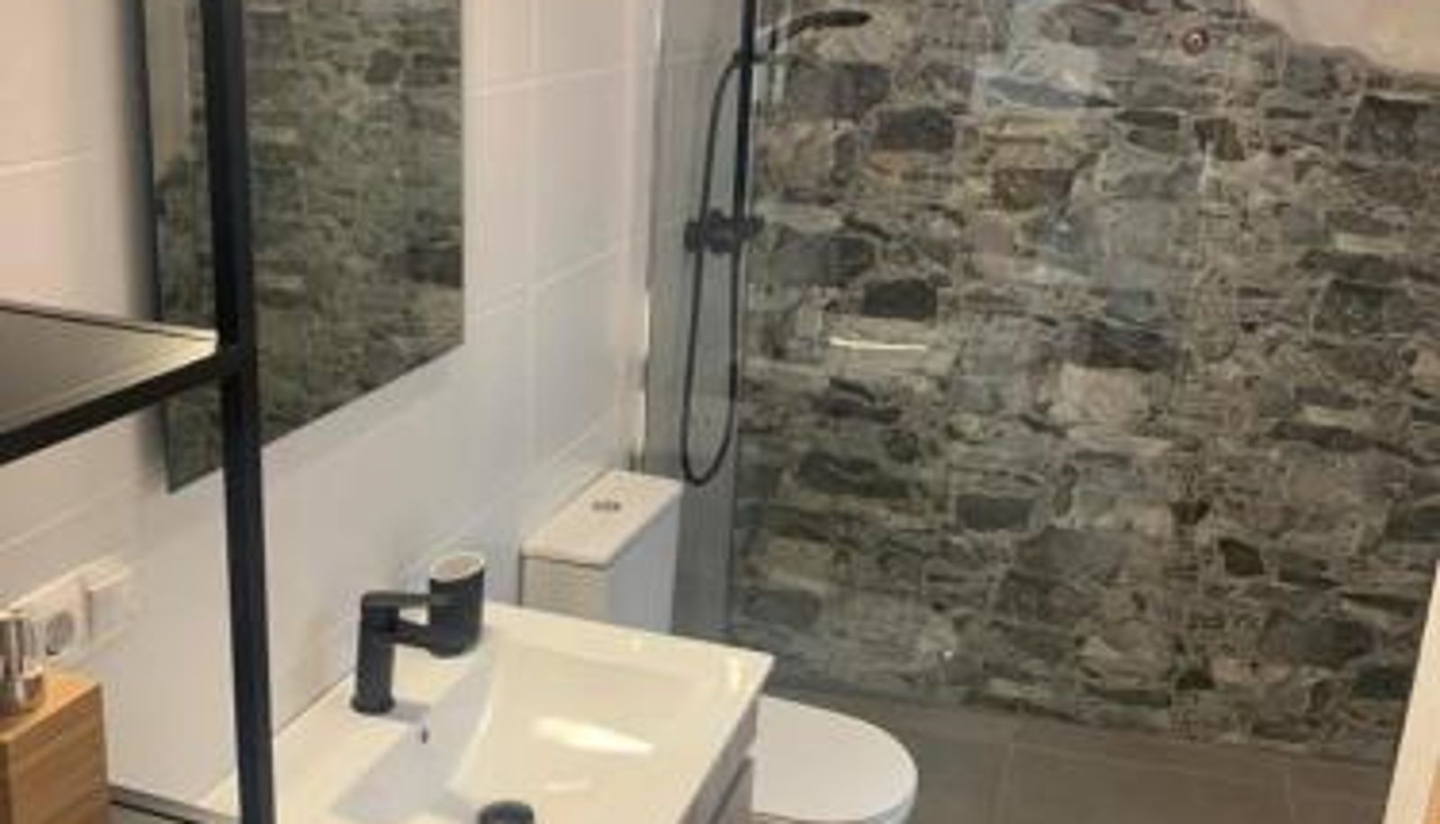 Info - Holidays2Malaga Juan de Austria 2 bed & 2 bathroom 800 mts from Old Town
