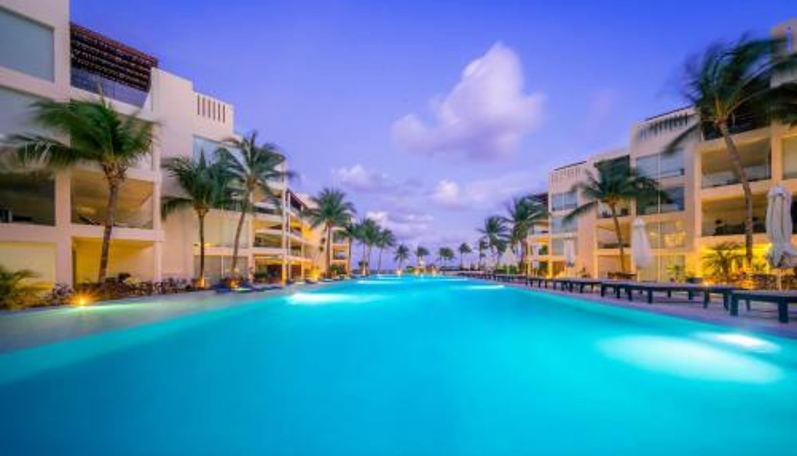 Pool - Infinity Pool and Private Beach Club - Luxury Complex The Elements Condos - GH8
