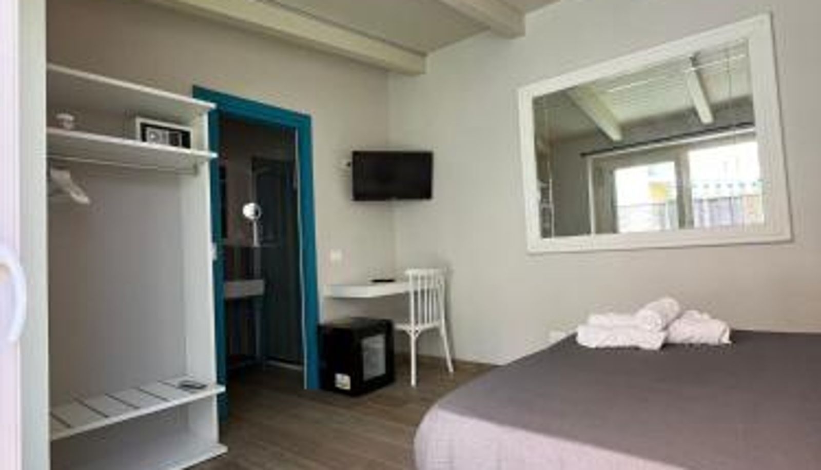 Kamer - BURMARIA APARTMENT and ROOM with garden and jacuzzi