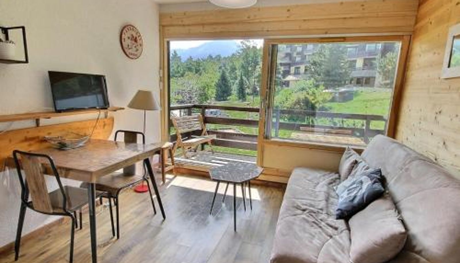 Info - Aime-La-Plagne - FR-1-755-10  proche pistes et commerces Studio cosy pour 4 pers.