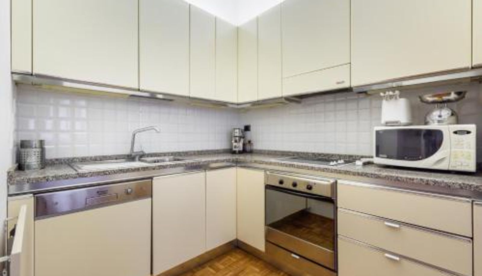 Apartment - Montebello Place by Mmega