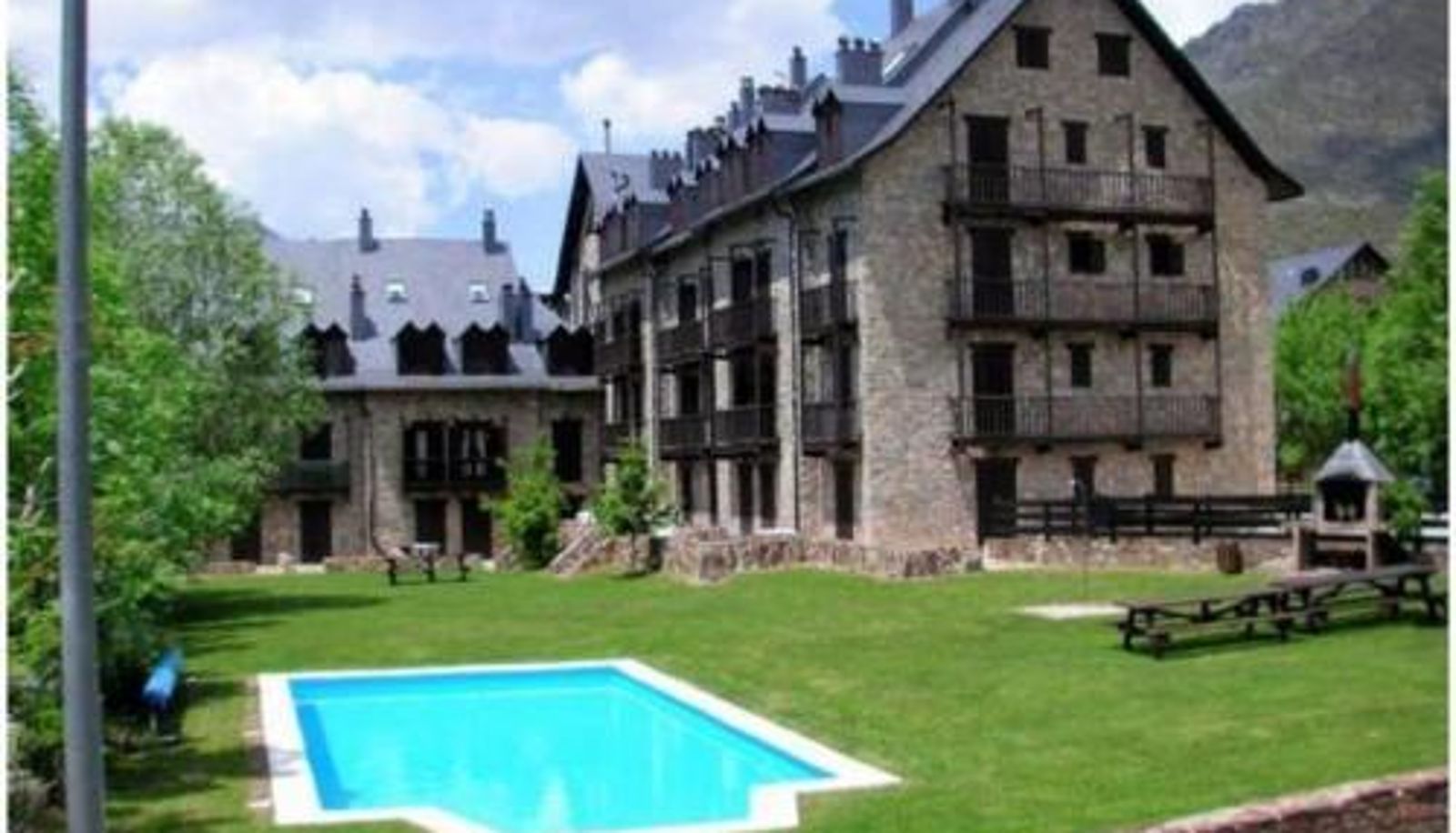 Información - piscina en verano - Herbasabina 3 Chimenea en invierno