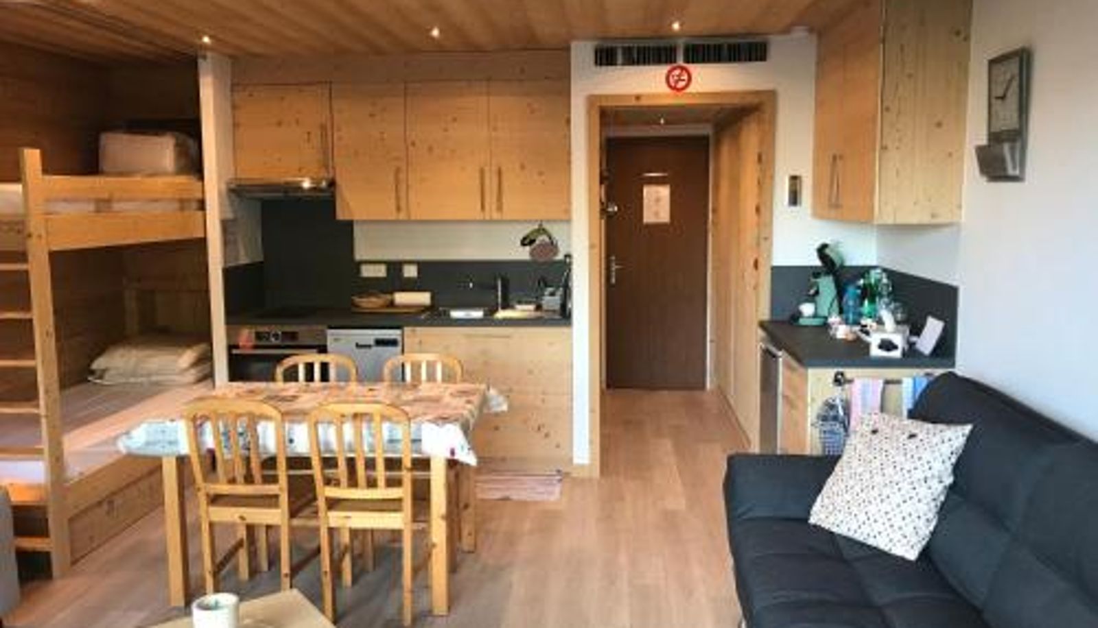 Appartement - Ambrunes 9 - Grand studio rénové dans le centre de Châtel