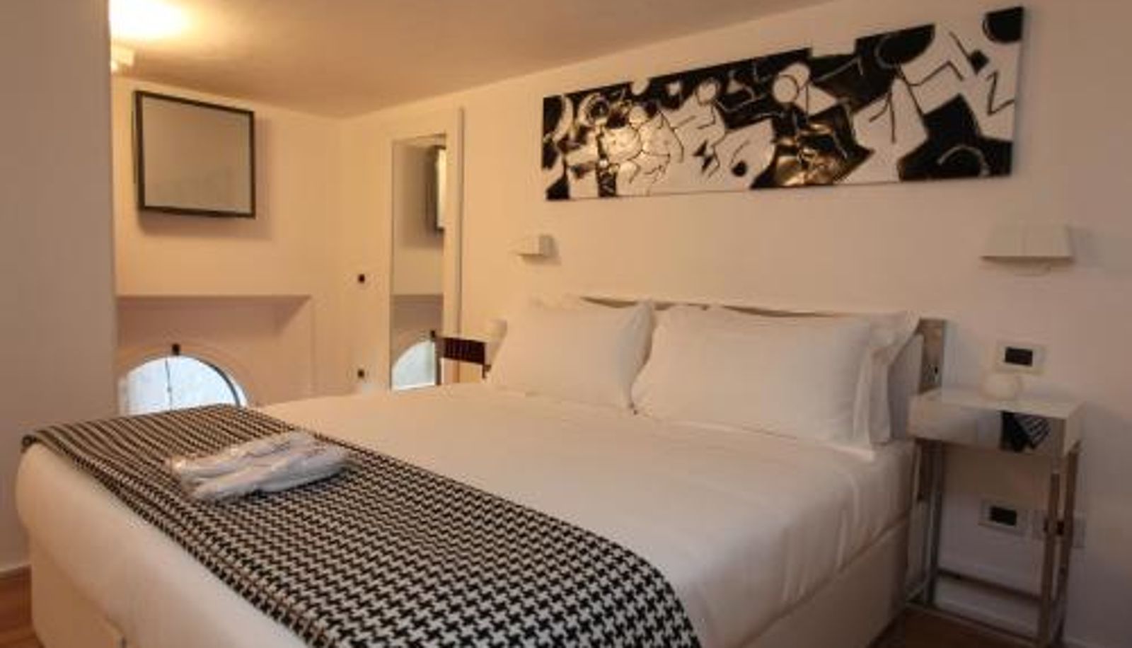 Zimmer - LHP Suite Roma Piazza del Popolo