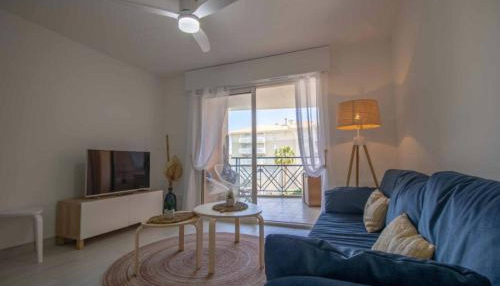 Info - Bright Apt Of 32 M Renovated Near Town