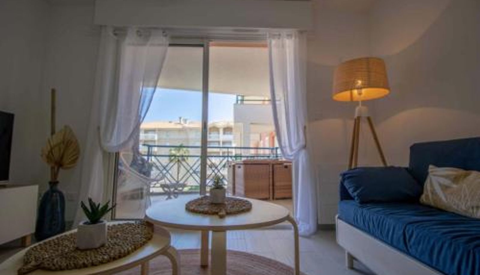 Standard room - Bright Apt Of 32 M Renovated Near Town