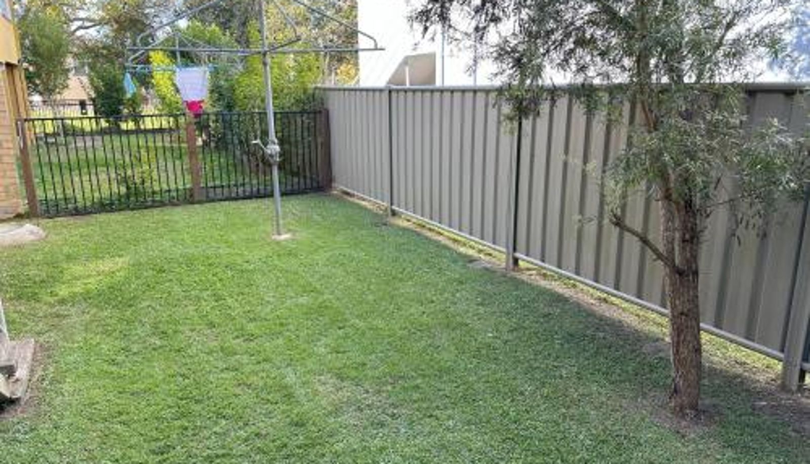 Info - 1 Bedroom Apartment near Graftons Waterfront