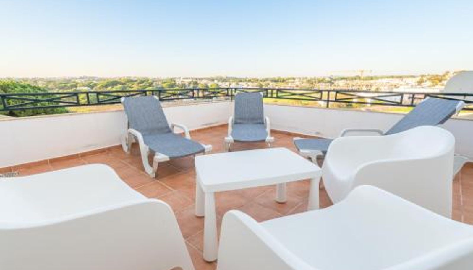 Taras - #071 Beachside Apartment Relax & Comfort