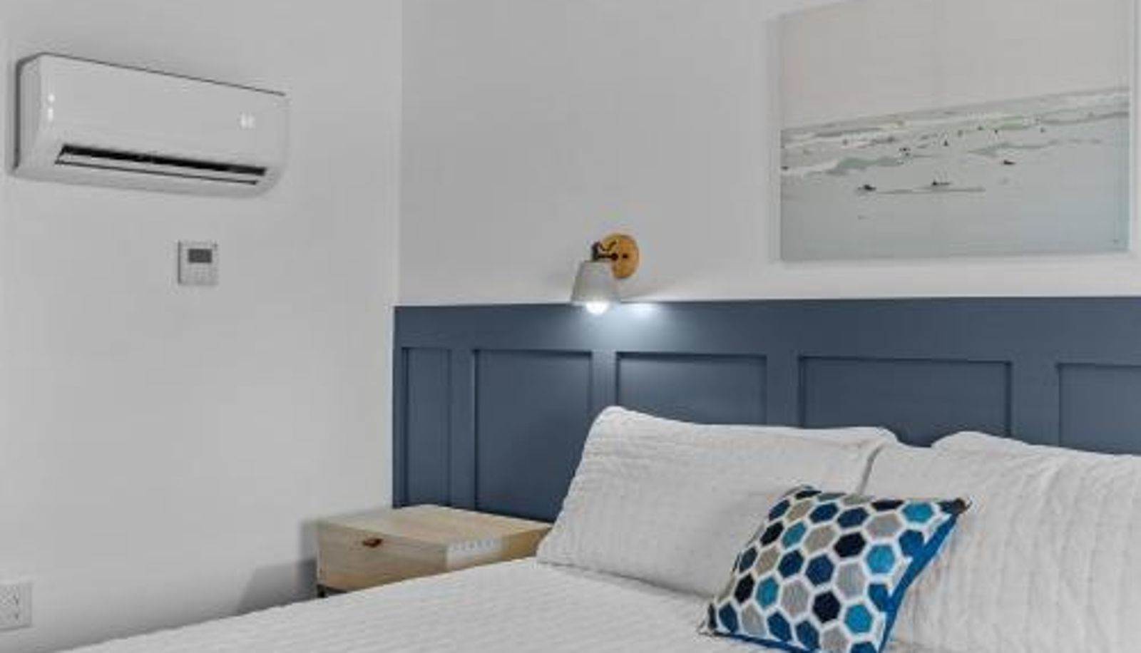 Zimmer - The Beach House at Oak Island by North State Hospitality