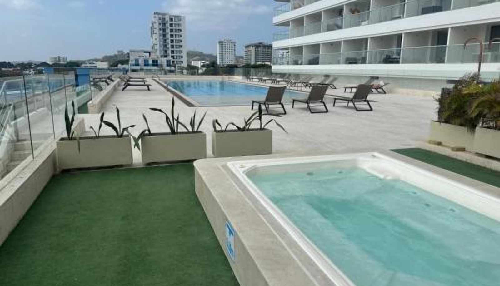 Piscina - Aparta suite Fantástique