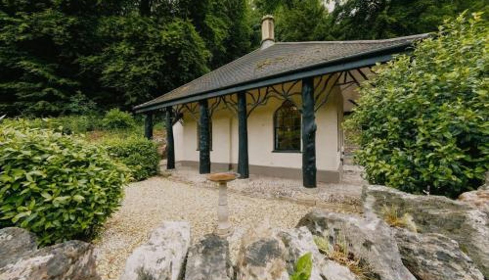 Camera standard - The Lodge Gatehouse at Coombe Lodge