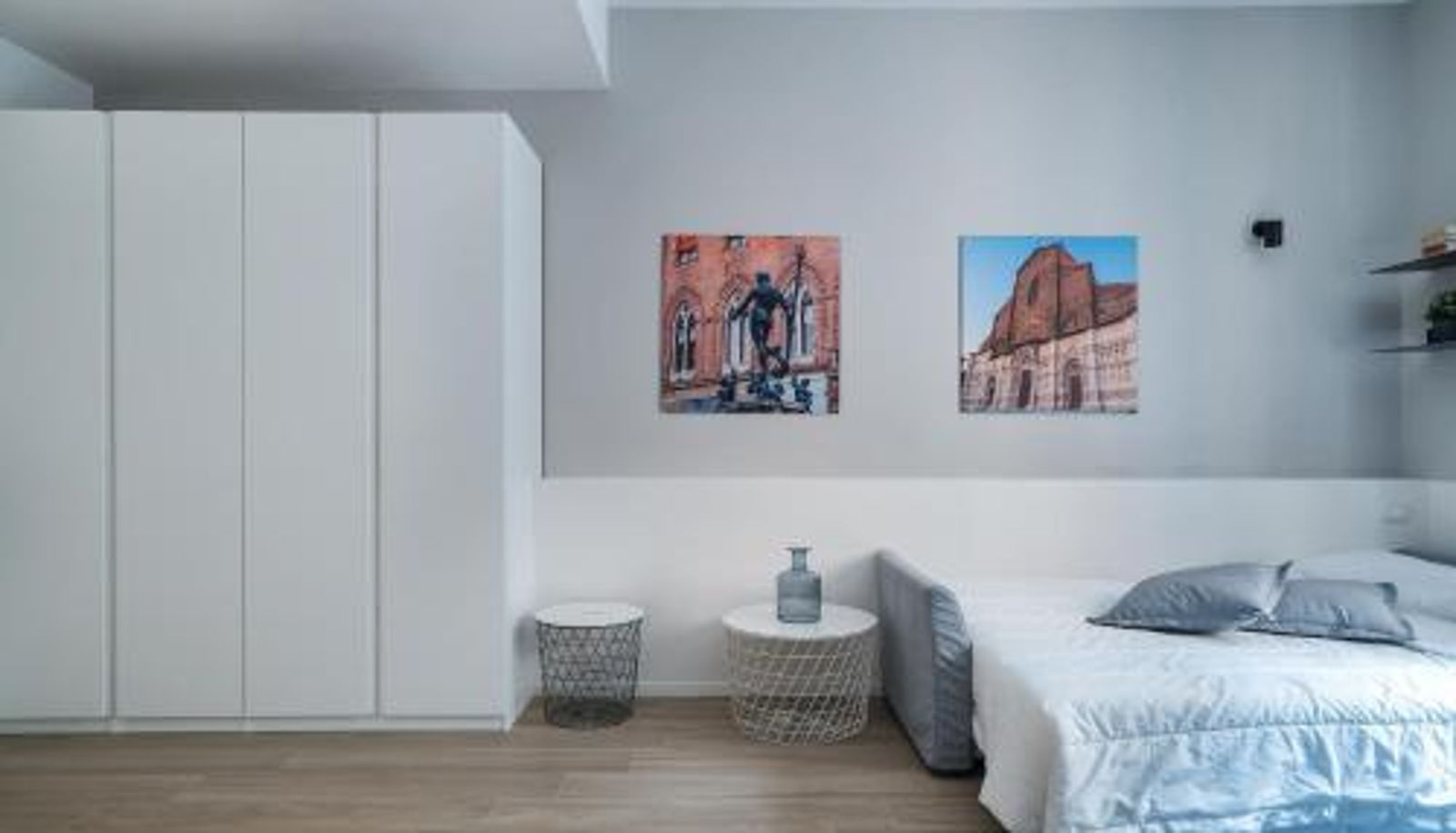 Info - GuestHost - San Petronio Central Studio
