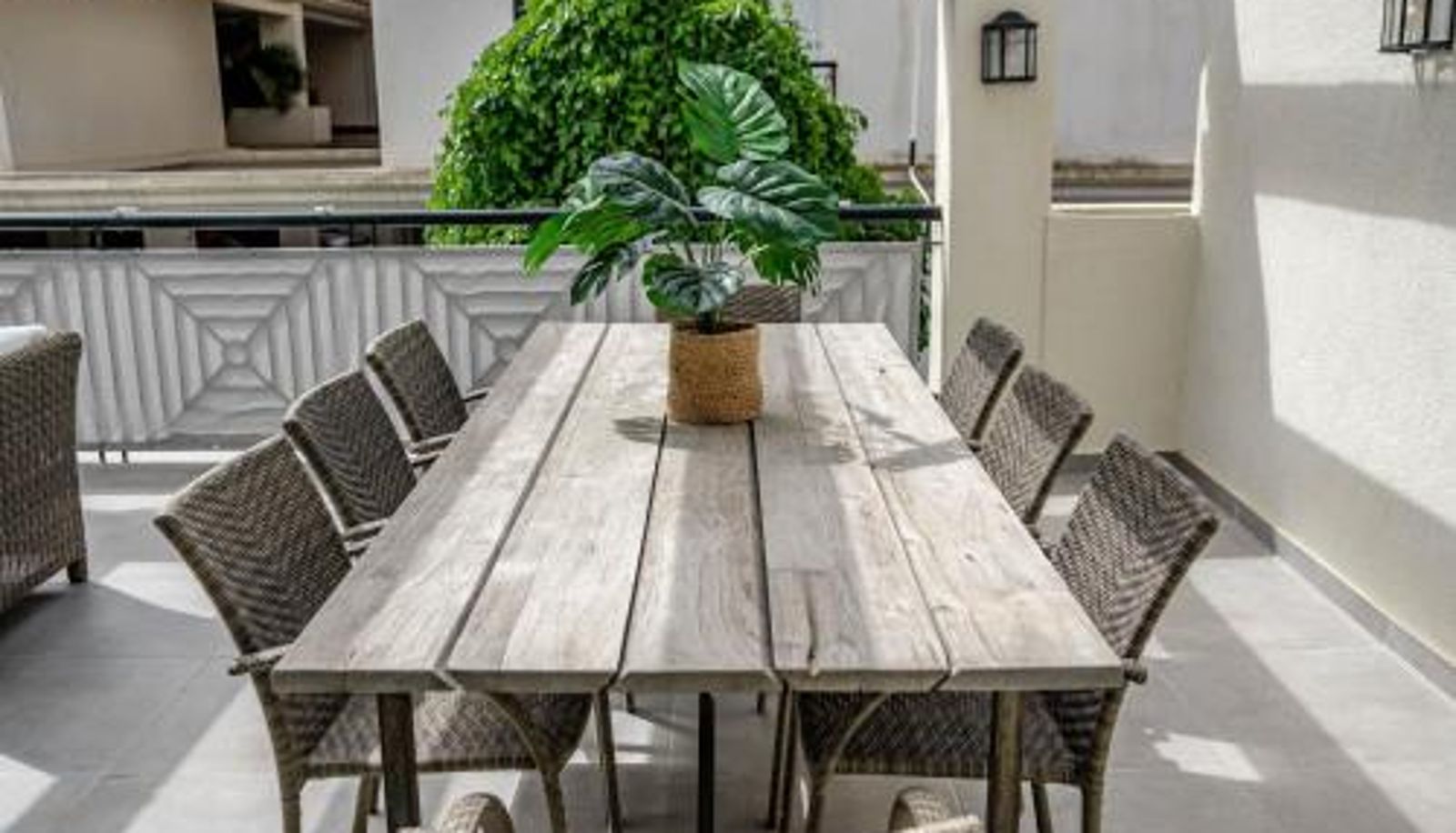 Apartment - Sensational and Exotic 3-Bedroom Retreat in Nueva Andalucia with a Palm Garden