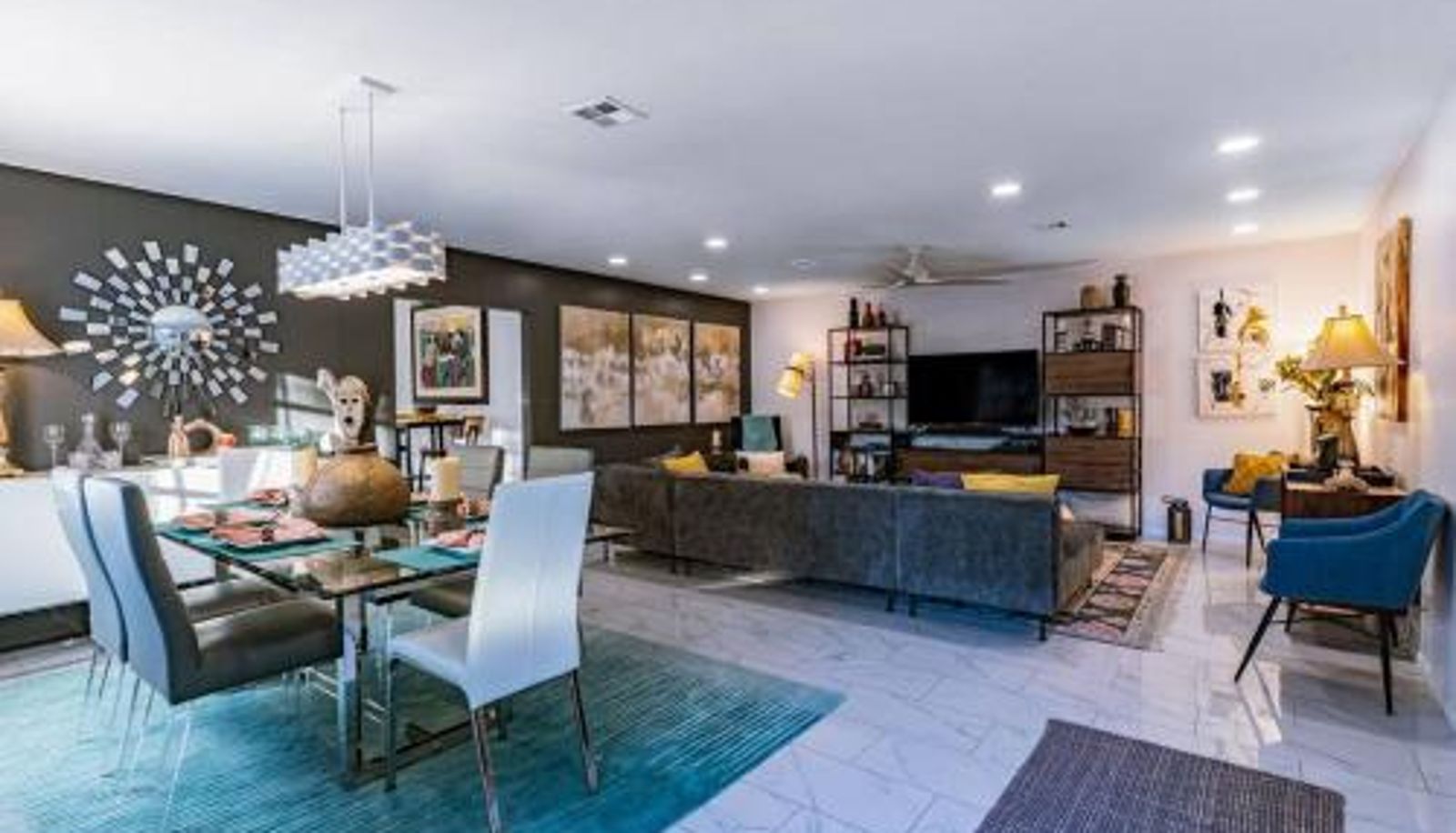 Información - Centrally located to Downtown and the beach. Cosmopolitan Suite