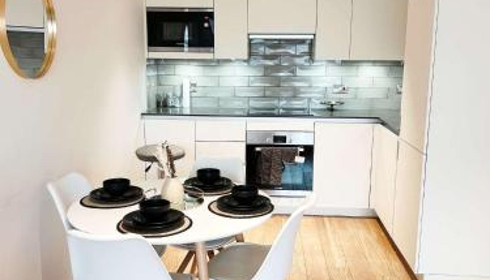 Apartament - London Apartment Oasis - Close to City Center