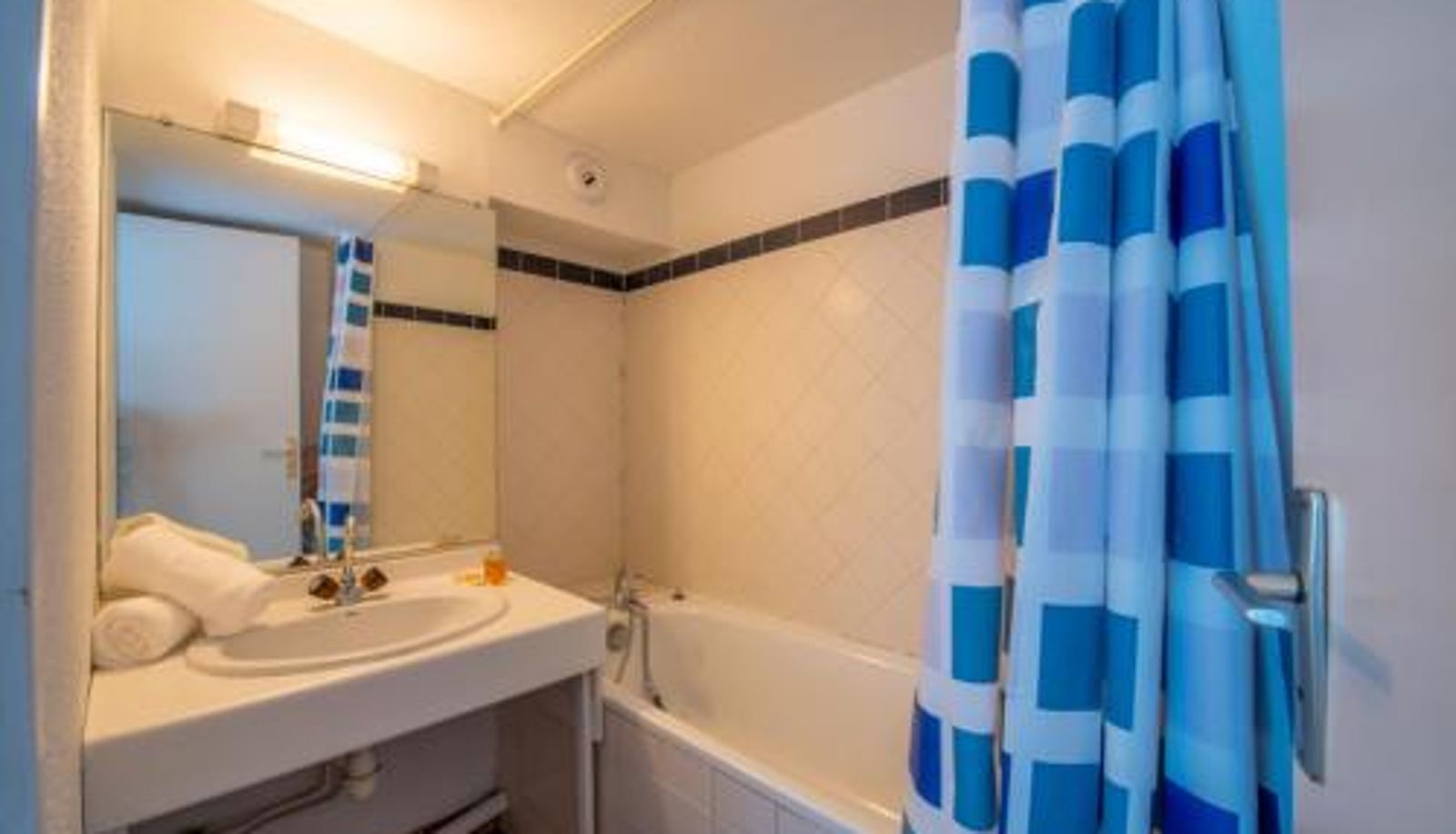 Info - Nice Apt In Front Of The Marina In Grimaud
