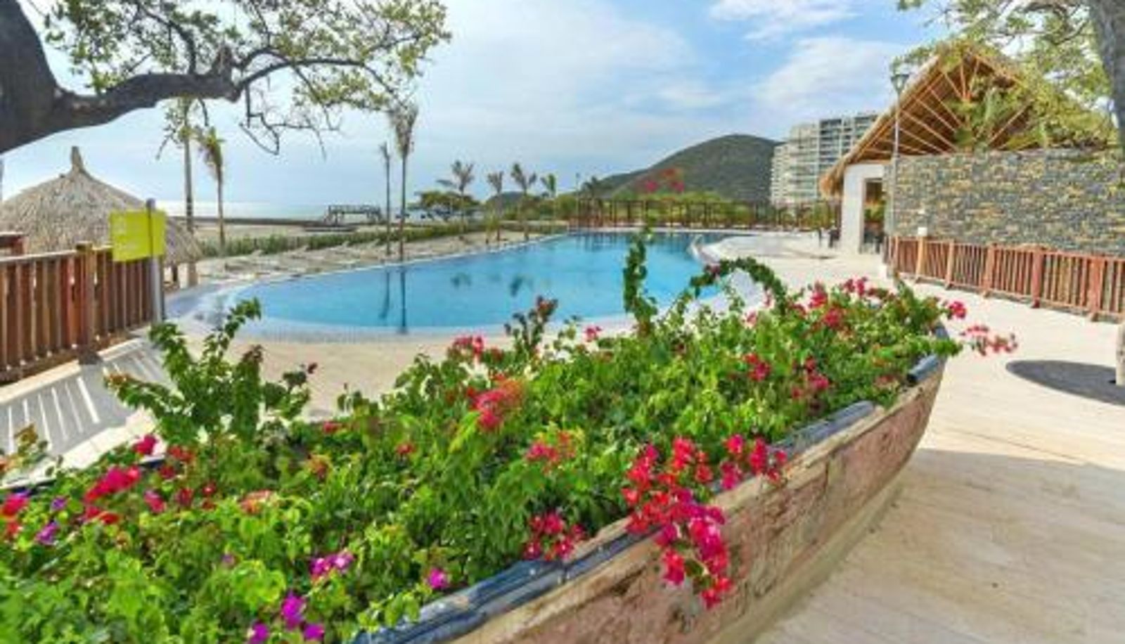 Apartment - Super Lujoso - Con Cook - Vista al mar - Ideal para familias - BeachFront Property - Santa Marta Colombia