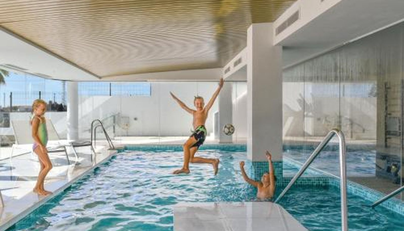 Apartment - Spa & Sea View  Gym ViVi Homes - Luca Pool