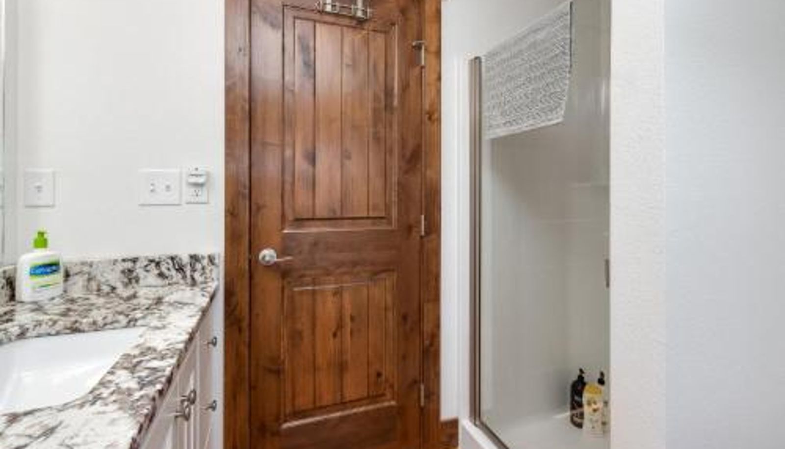 Standard room - The Beautiful Bears Den! Walk to Old Town and CSU!