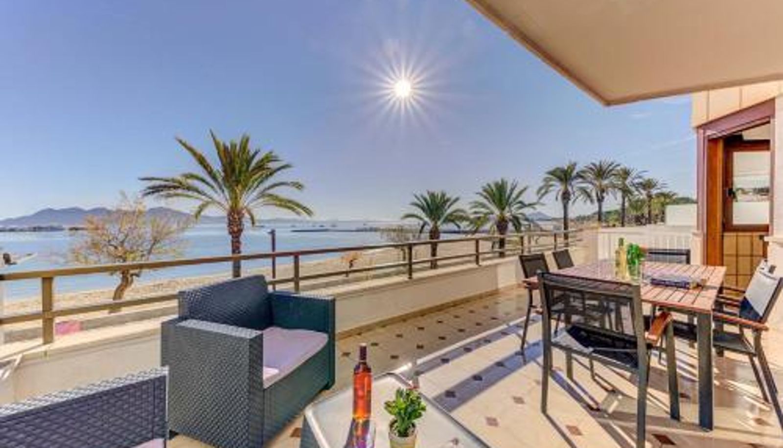Appartement - Emma Beachfront Apartment by Sealand Villas