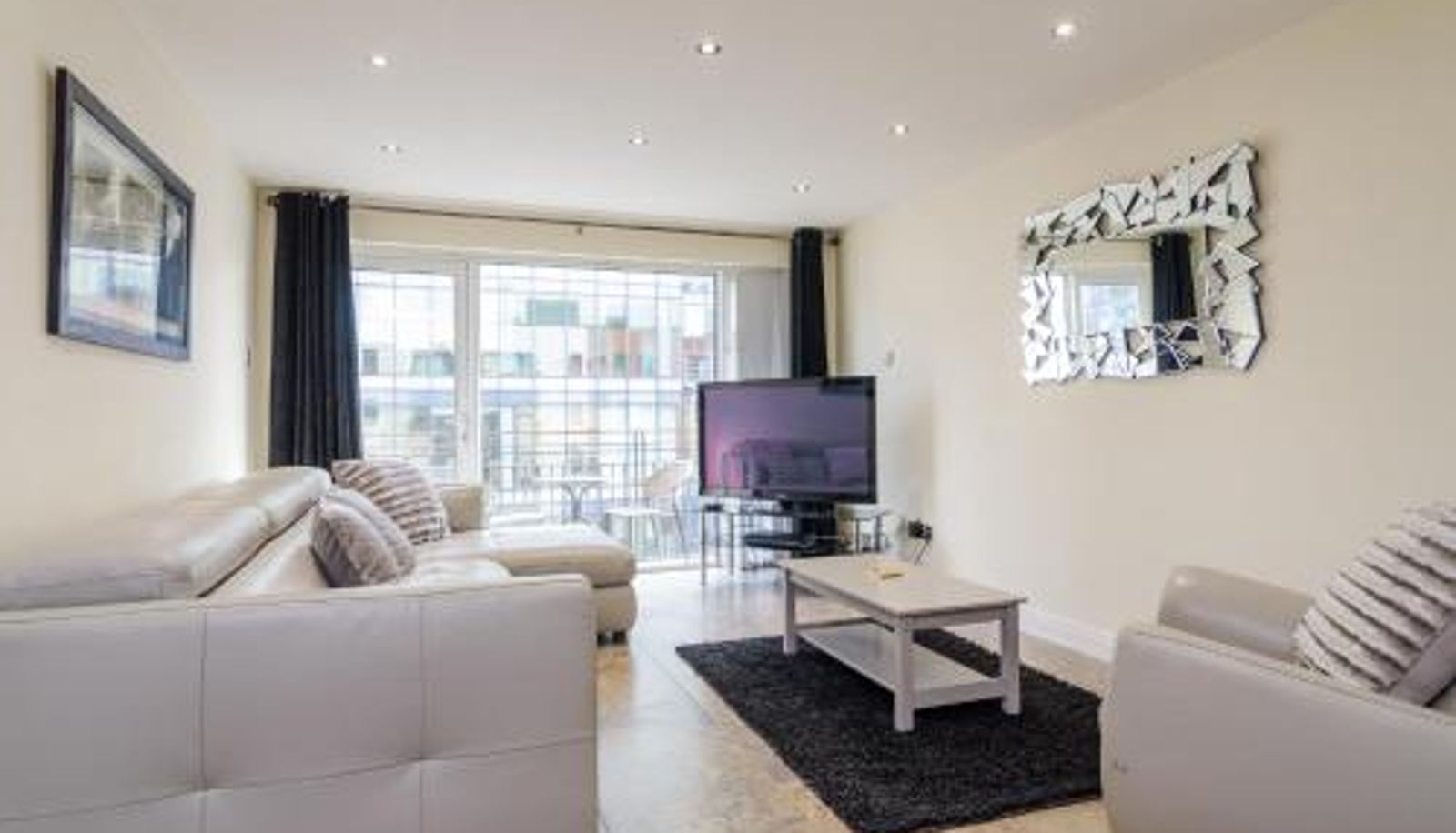 Info - Central City Apartment - Free Parking