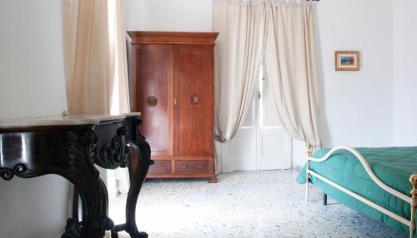 Room - Spacious apartment in Ceraso with mountain view