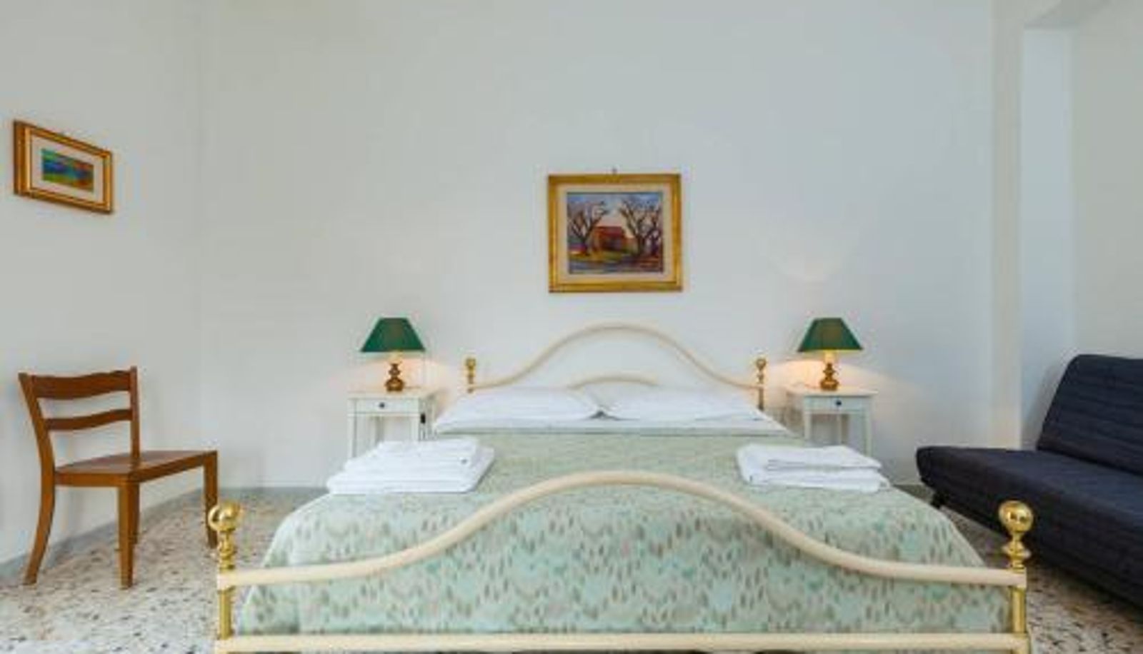 Room - Spacious apartment in Ceraso with mountain view