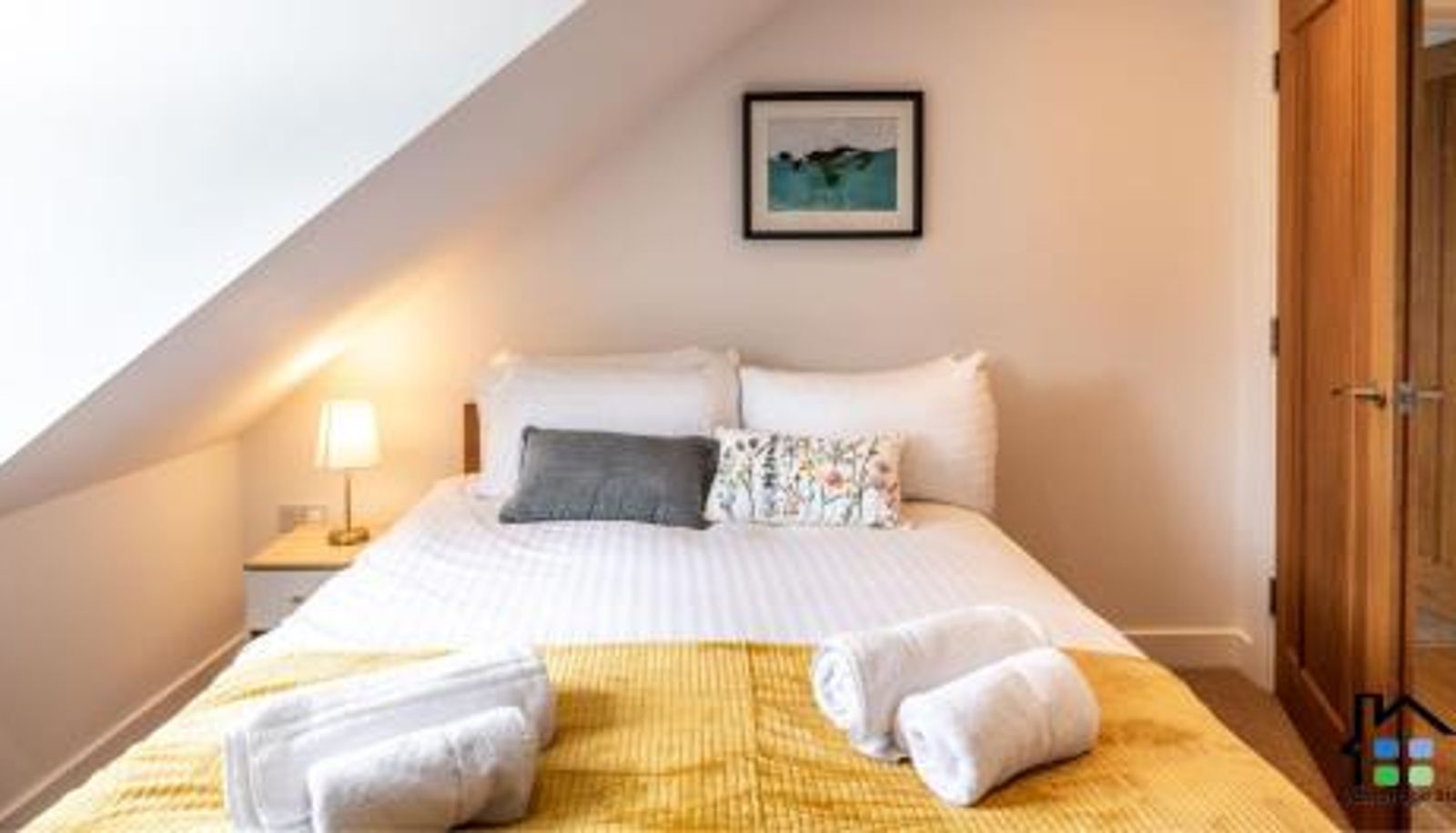 Apartment - 2 Bedroom Flat - Walk to train station & the centre - Prime location - Free allocated parking