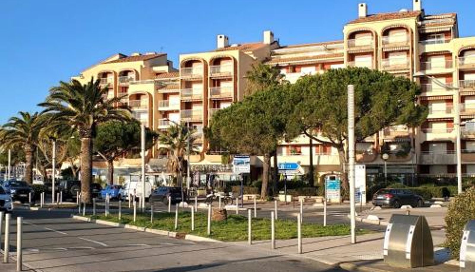 Info - vue mer  Studio 27m2  Le Capitole Port Frejus Est