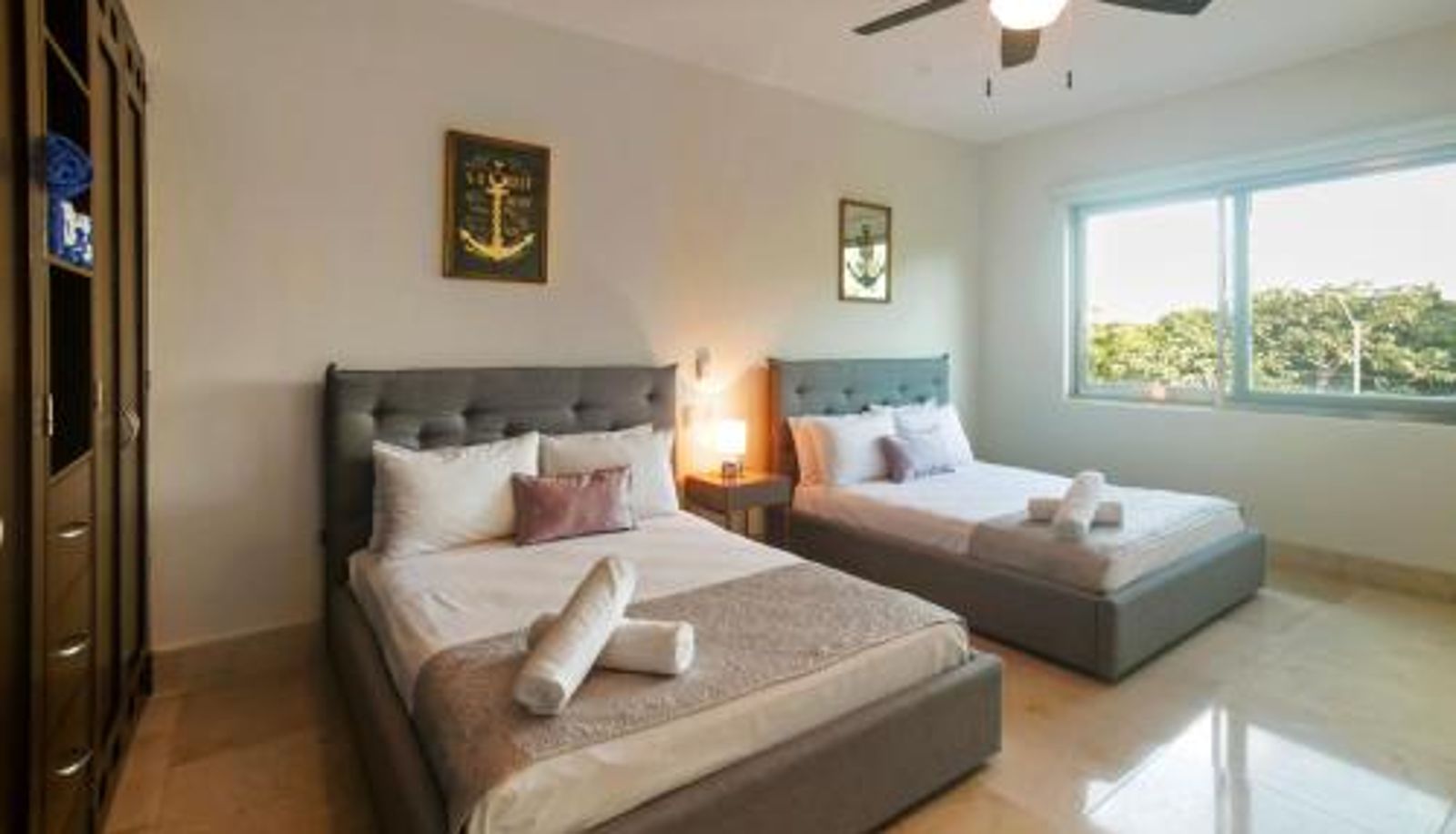 Room - Luxurious & Central Condo In Playa Steps From The Beach