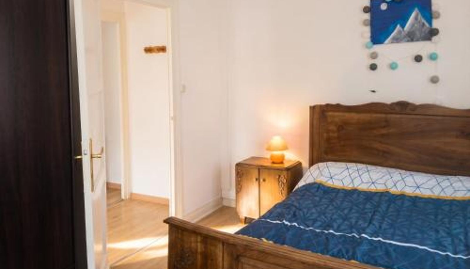 Pokój - Appartement agréable à Jonzac de 35 m² avec parking privé