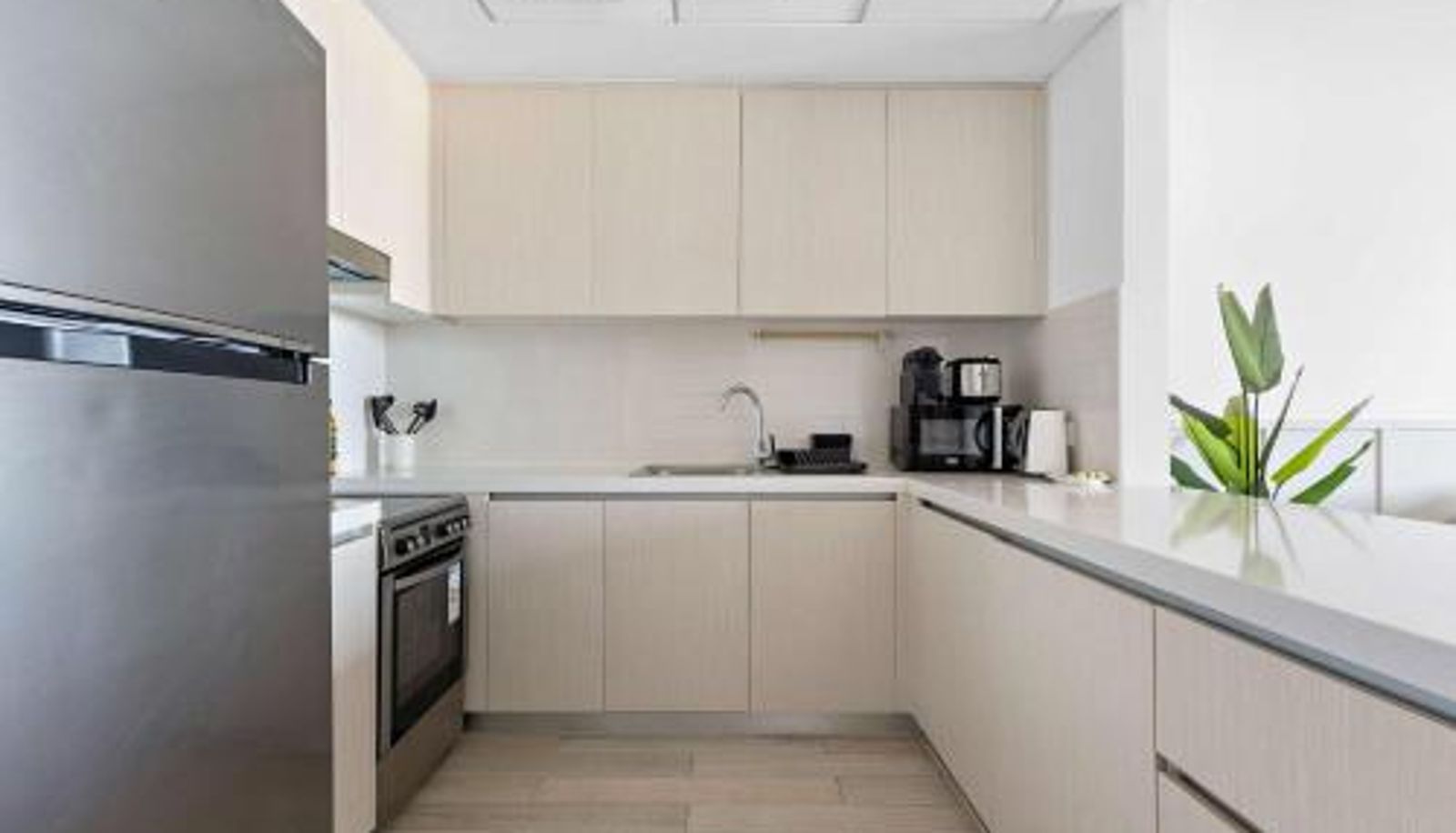 Apartment - Silkhaus Modern 2BDR with Canal View on Yas Island