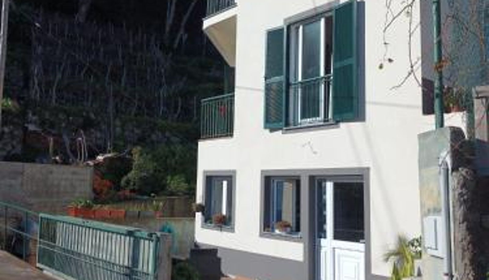 Info - Sunrise Bay - Modern Flat with stunning views