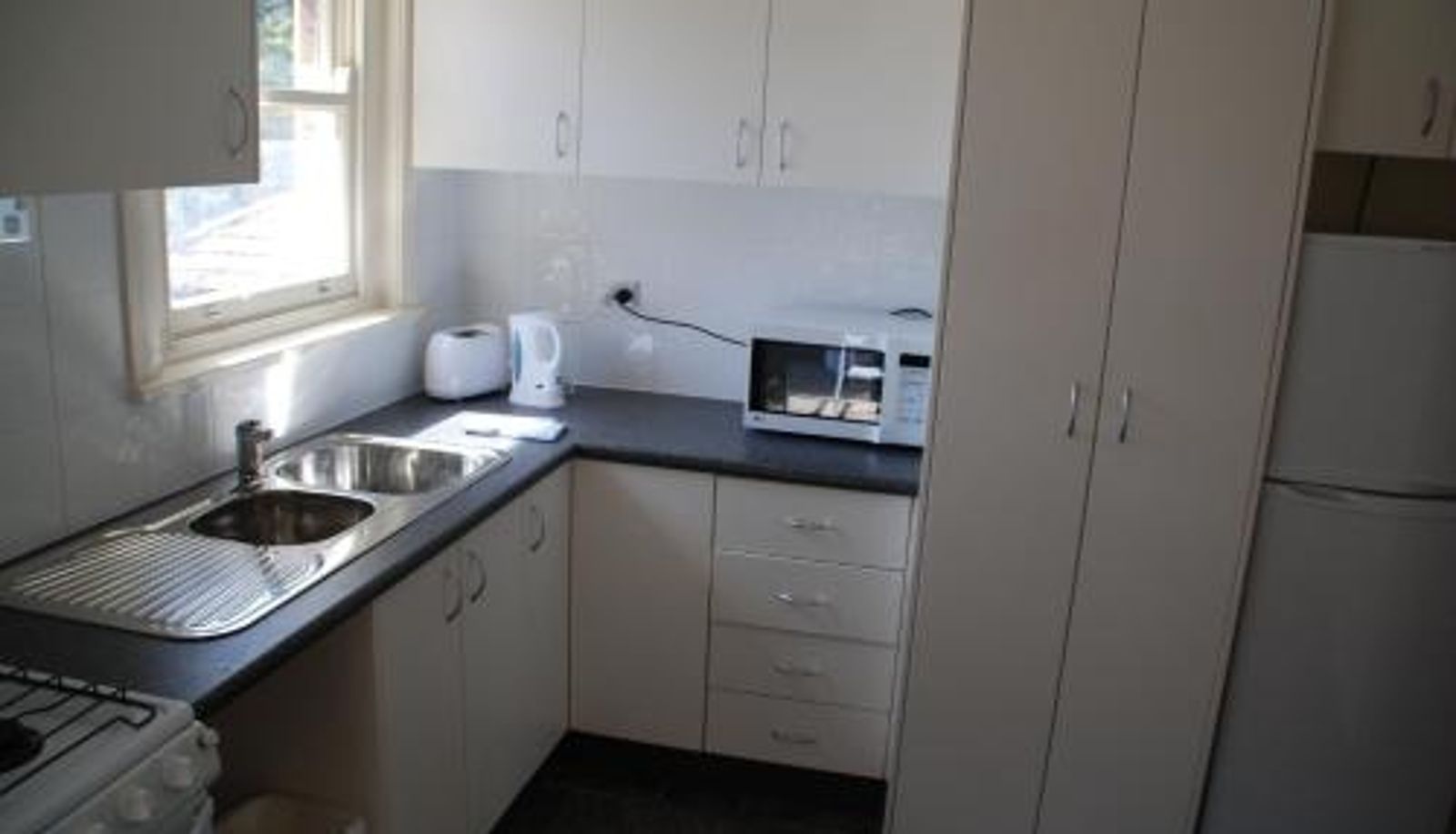 Cucina - Accommodation Sydney Rockdale - 2 Bdr Pet Friendly Budget Apartment