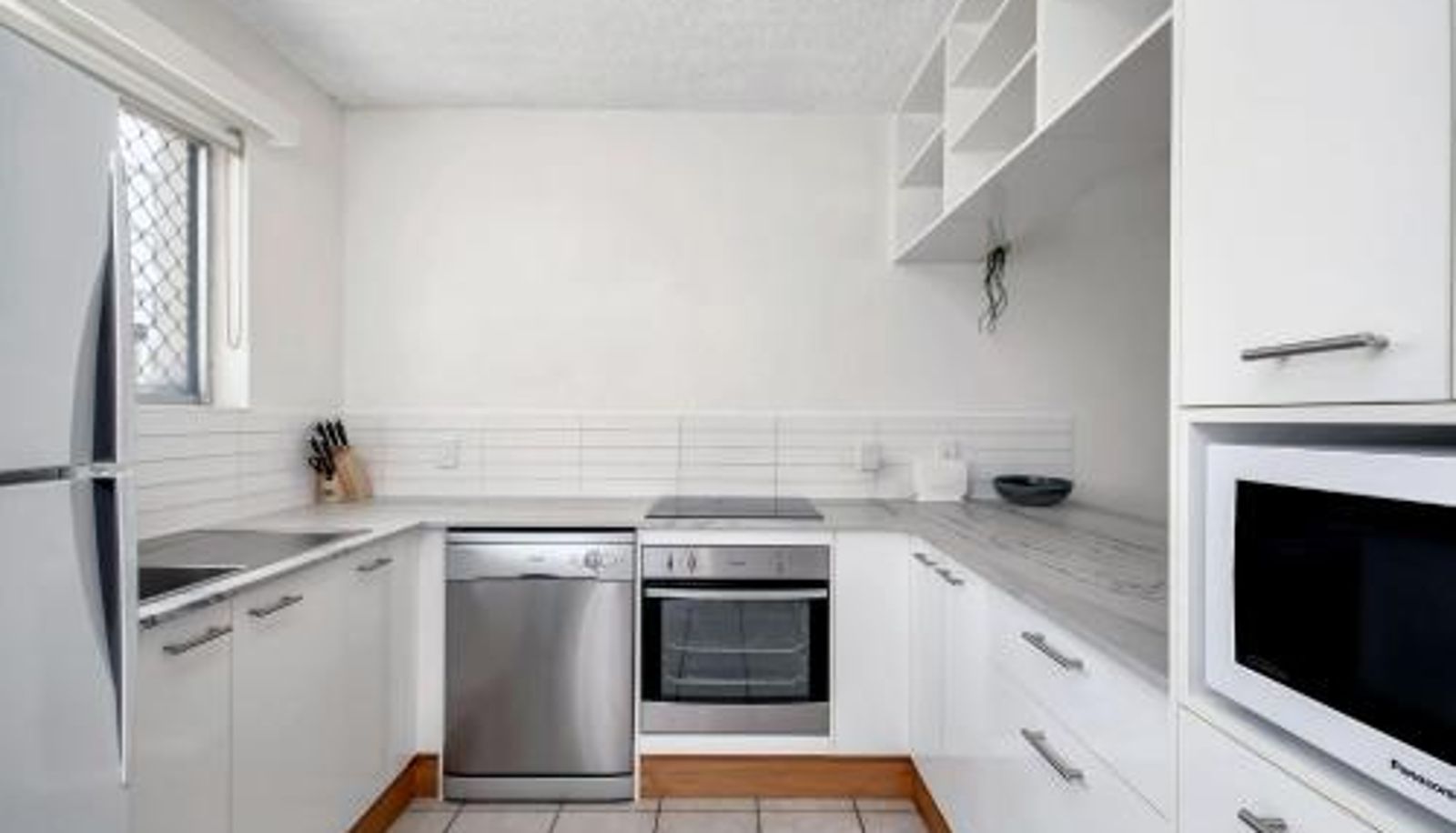 Kuchnia - Beachcomber Unit 4 7 Dingle Ave