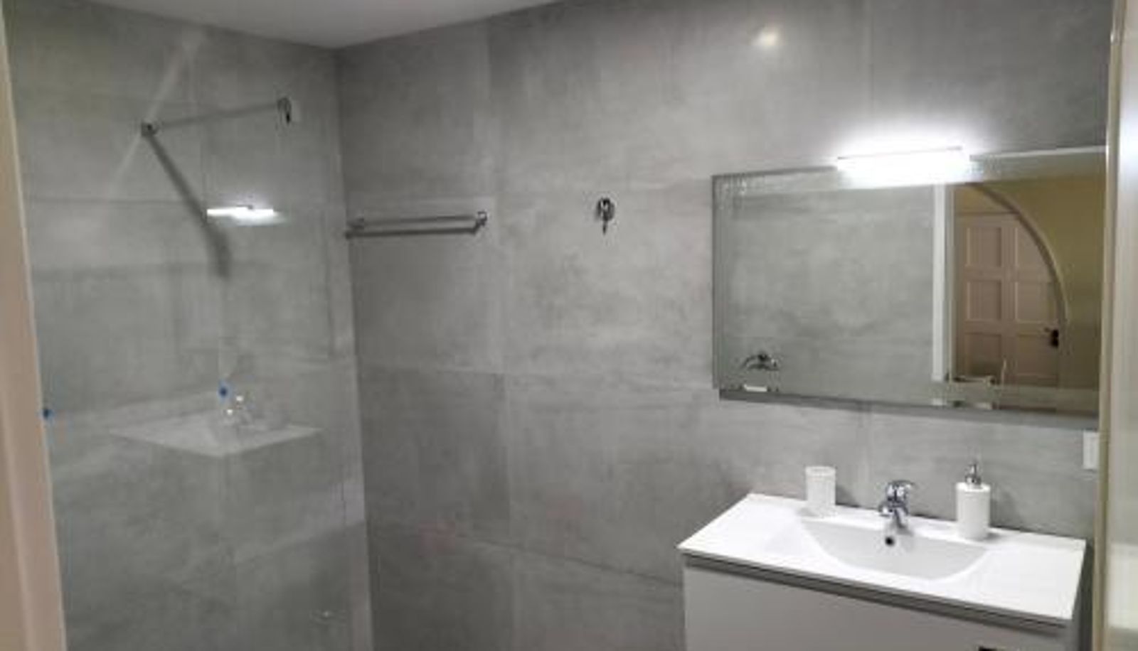 Łazienka - Shearwaternest Apartment AL