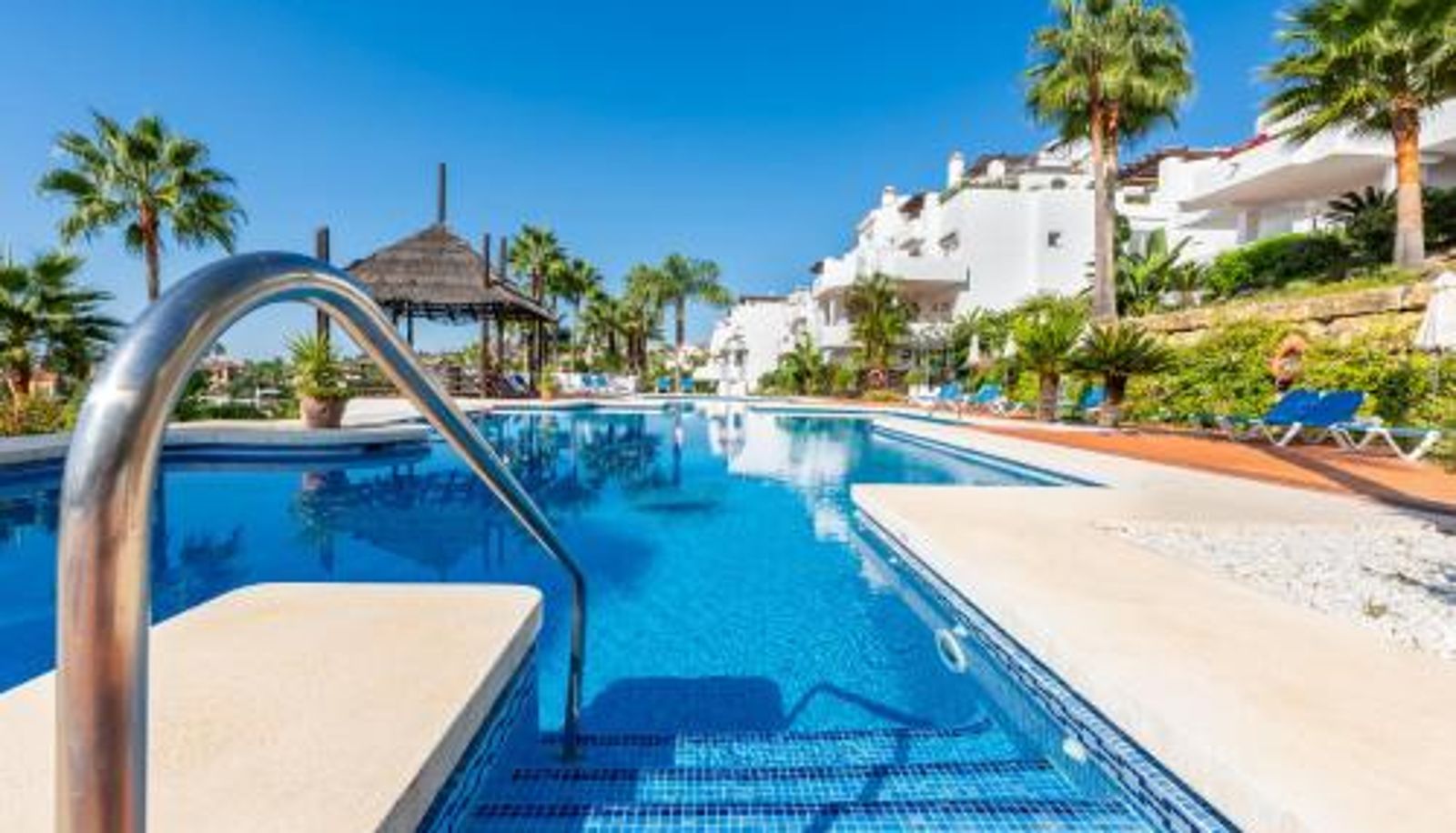 Apartment - Las Tortugas Marbella - Luxury Penthouse with Sea Views & Jacuzzi