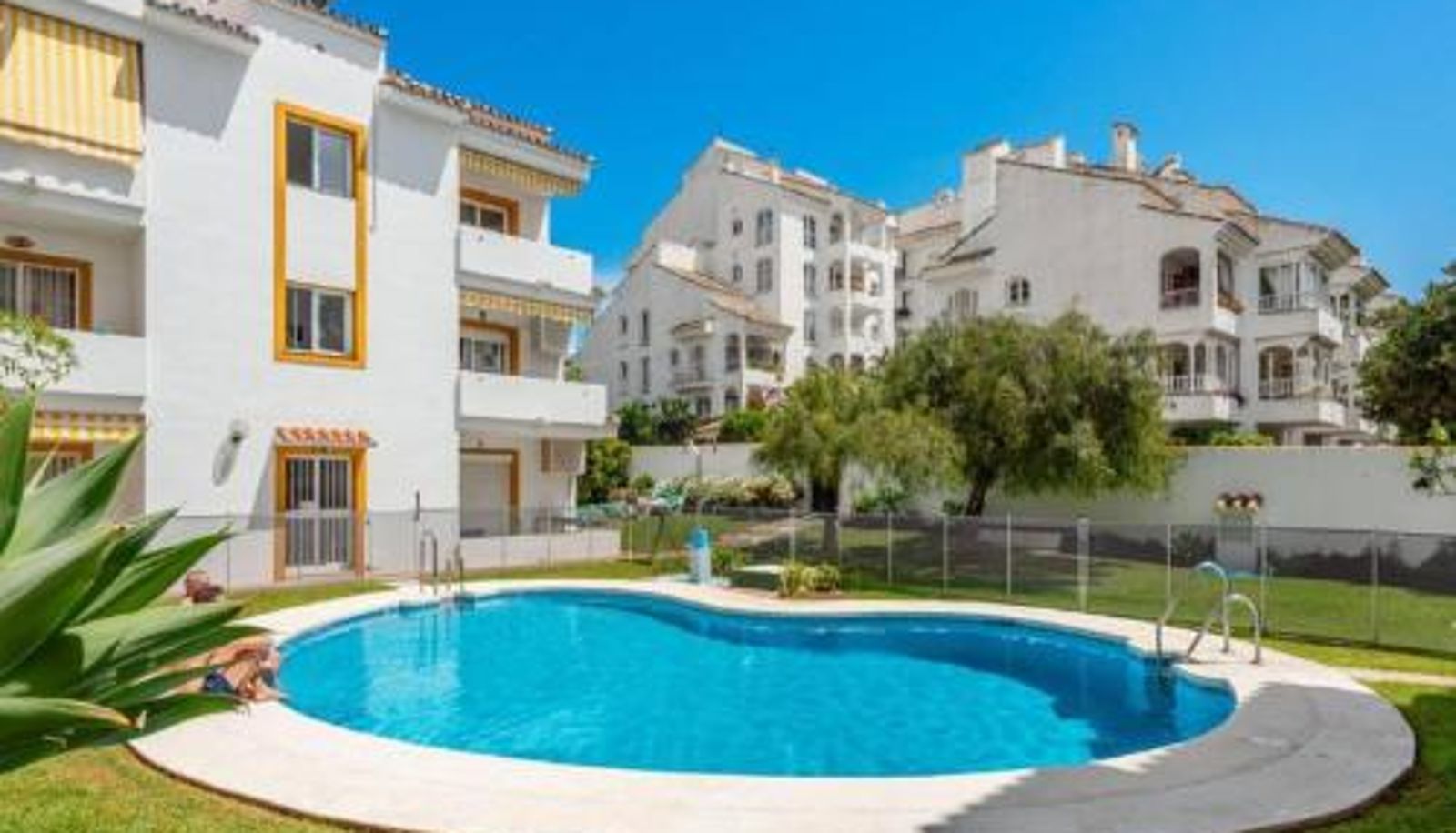 Pool - 2 Bed Gf Apt Near Puerto Banus