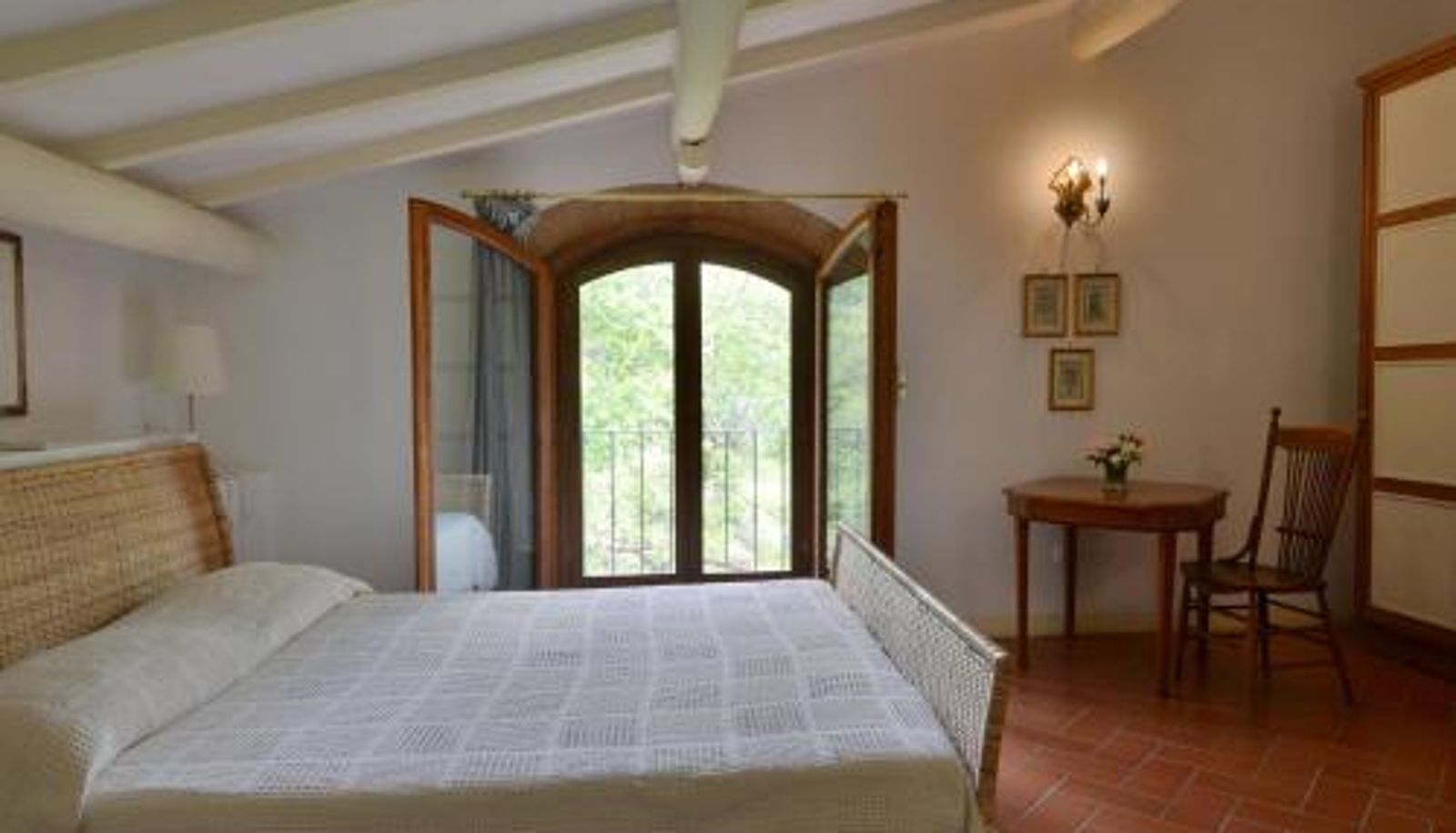 Room - Fattoria il Leccio Independent Apartment on Florence Hills