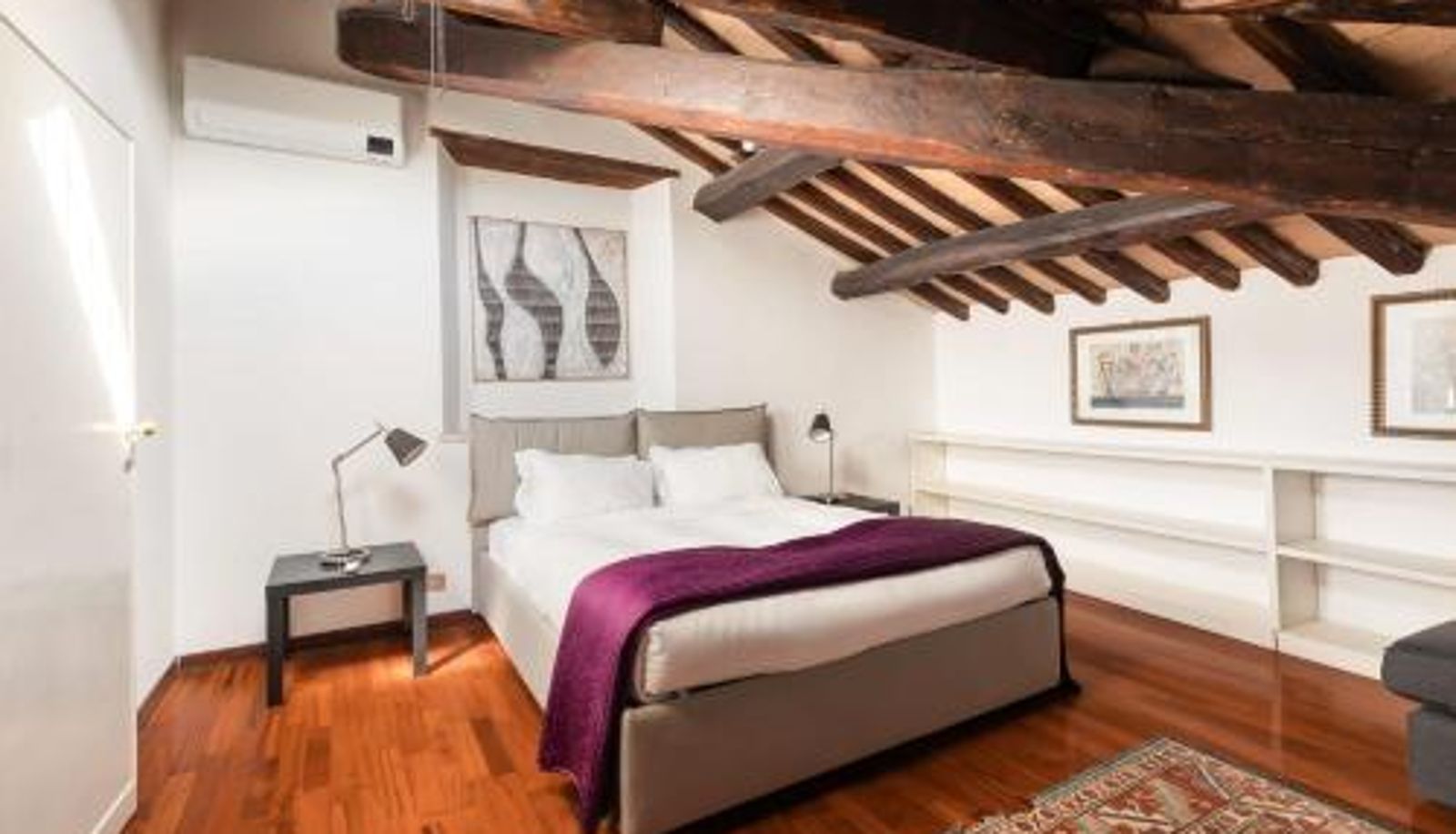 Info - Farnese Apartment 1870