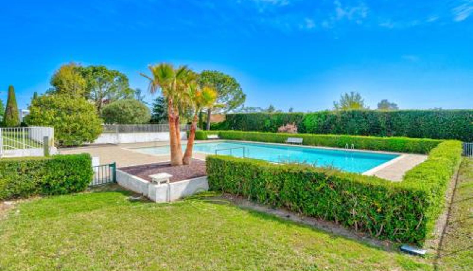 Info - Lovely 48 m2 appt with sea view and swimming pool