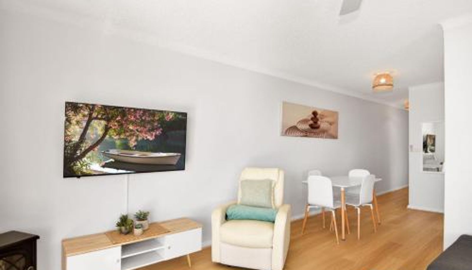 Standard room - Avilla Court Stunning Views