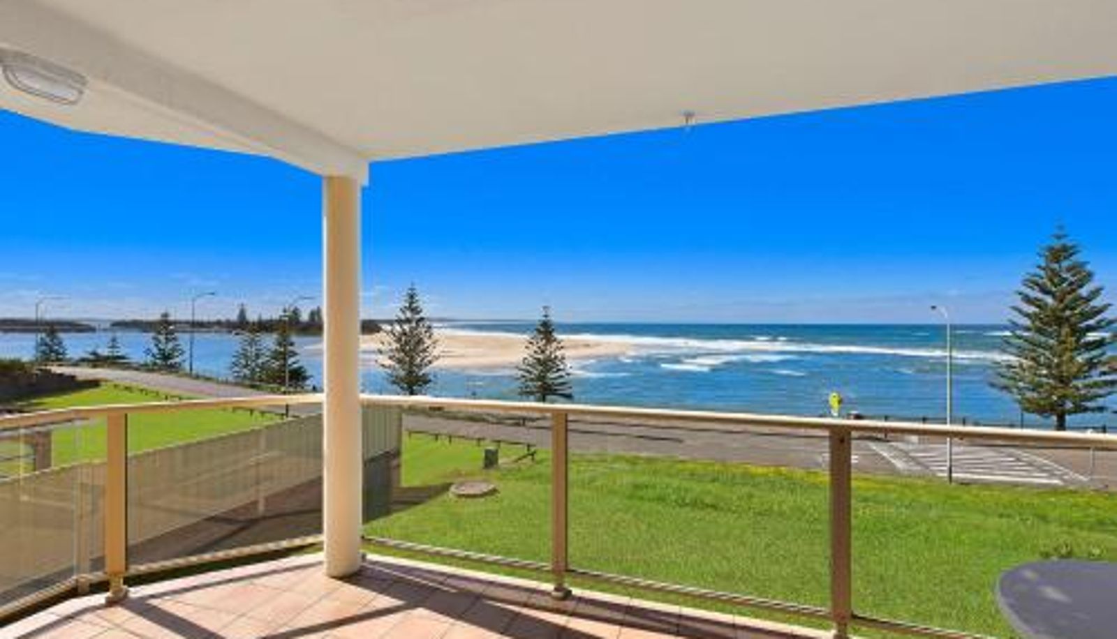 Standard room - Avilla Court Stunning Views