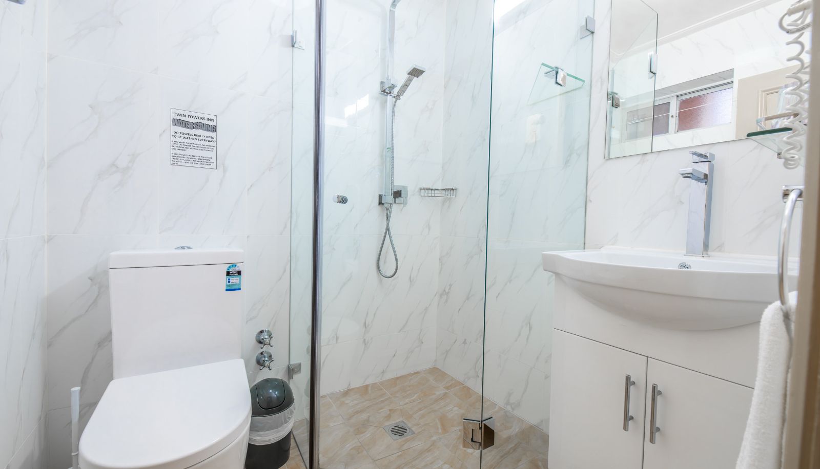 Room - Twin Towers Inn