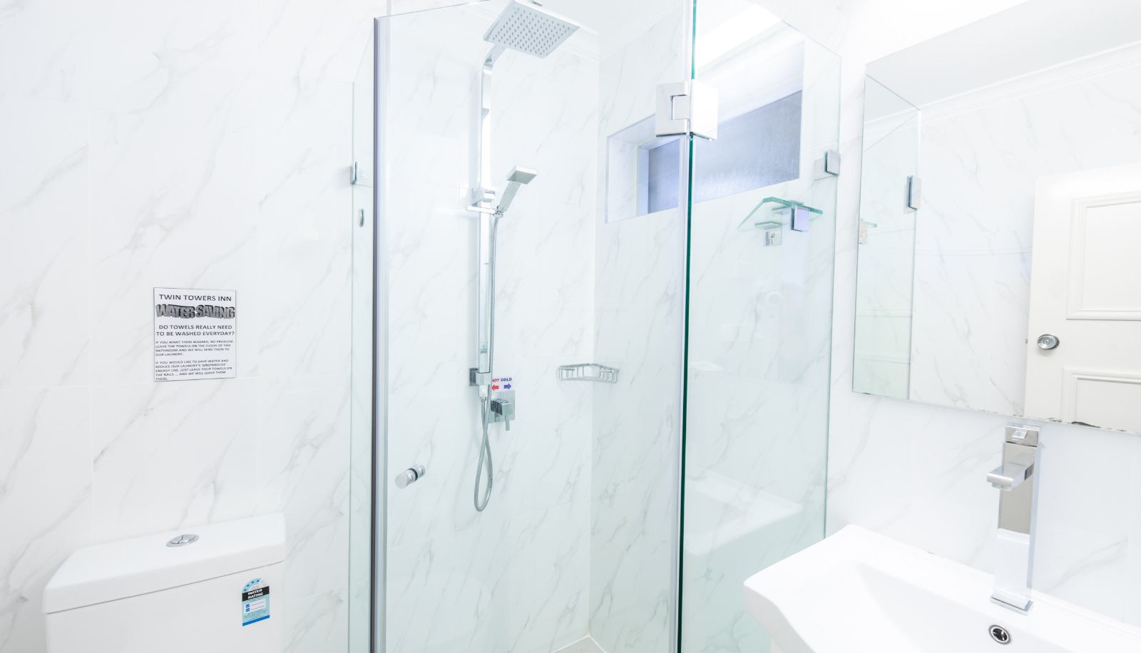 Room - Twin Towers Inn
