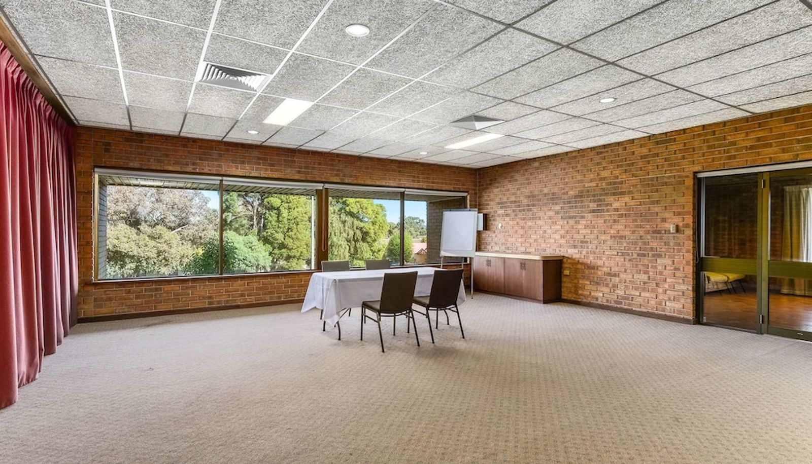 Meeting room - Presidential Motel