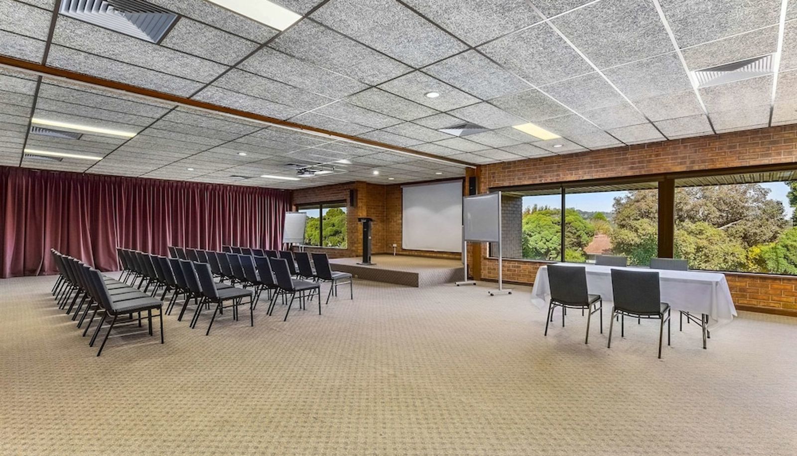 Meeting room - Presidential Motel