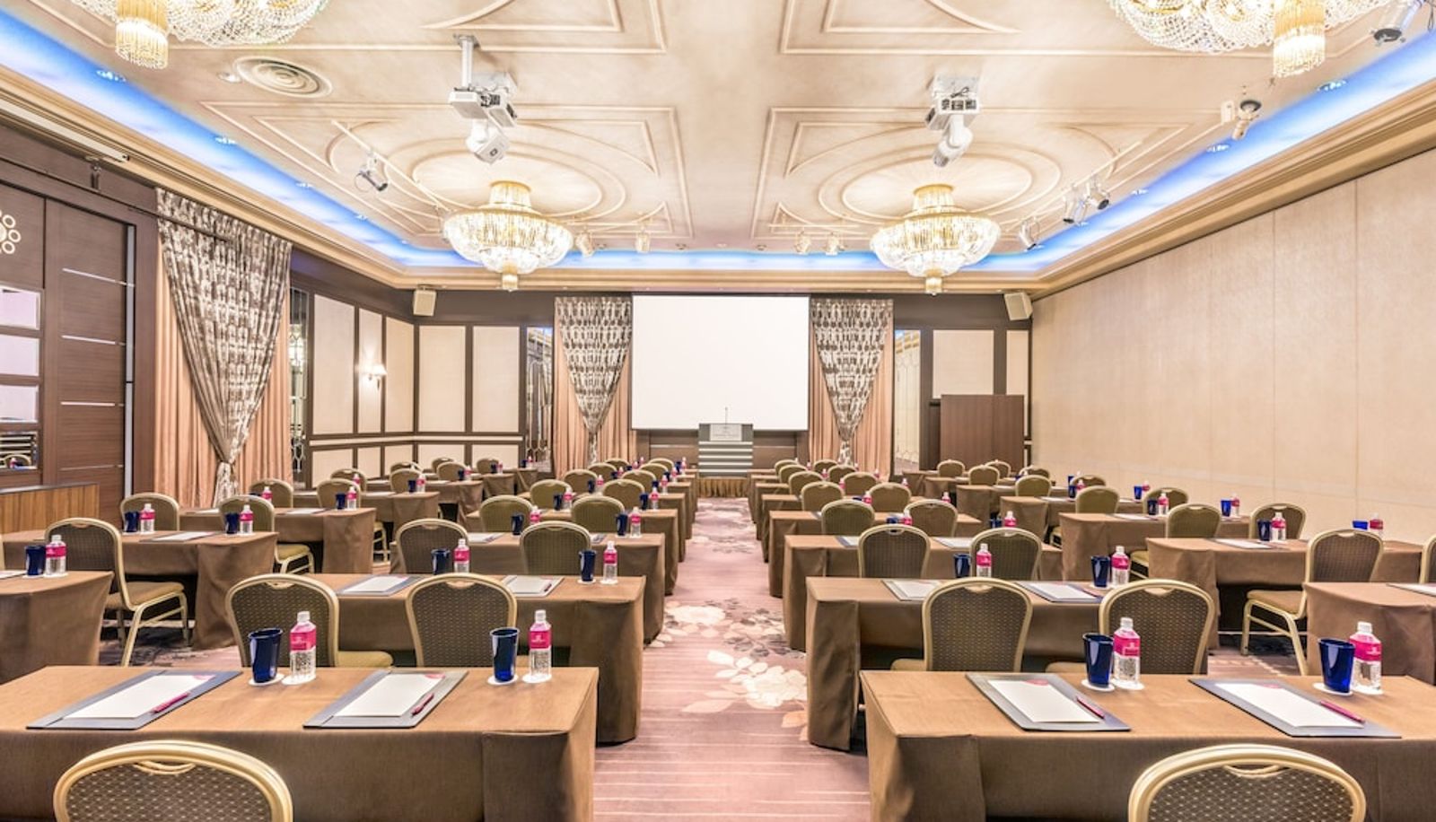 Sala na spotkanie - ANA Crowne Plaza KUMAMOTO NEW SKY by IHG